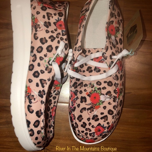 NWT! “LAST PAIR” Boho/Western Running Wild Fashion Sneakers! - Picture 10 of 13